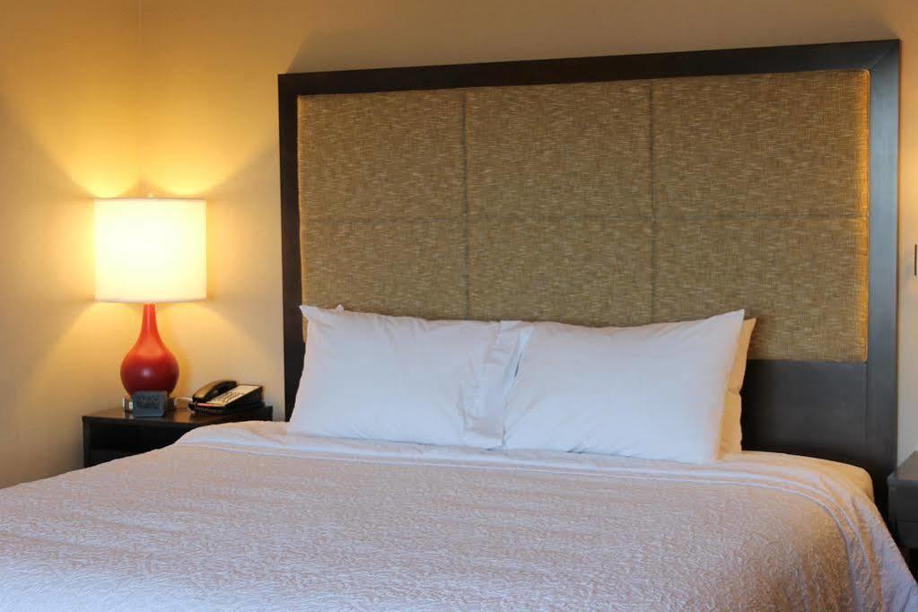 Hampton Inn By Hilton Oxford, Me Exterior foto